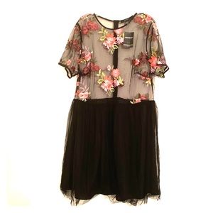 Plus size Floral Mesh Dress